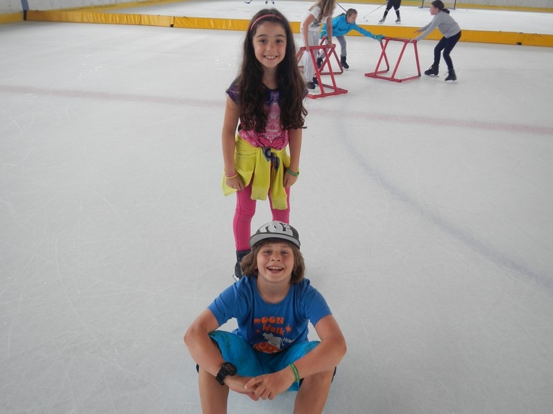 Village Camps International Summer Camp Leysin, Switzerland 2025-08-09 https://www.villagecamps.com/journals_admin/images/683-12-iceskating (3).jpg